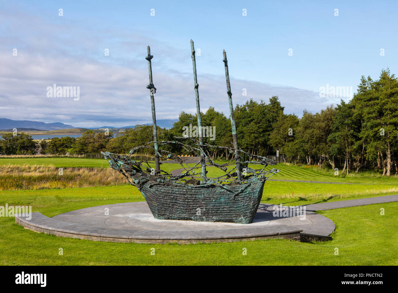 Le Comté de Mayo, Irlande - 20 août 2018 : une vue sur le National Famine monument situé près de Westport en République d'Irlande. Banque D'Images