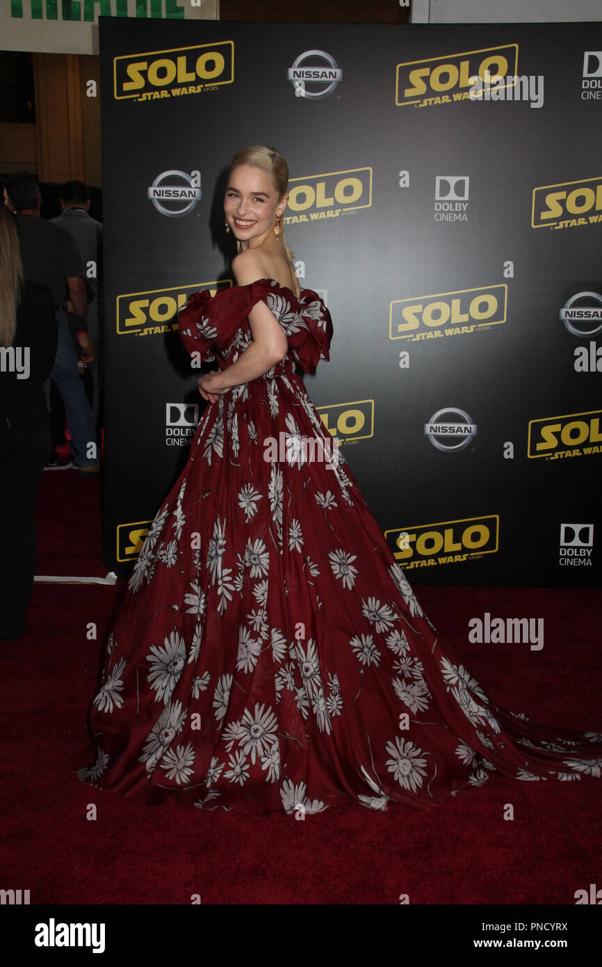 Emilia Clarke 05/10/2018 La première mondiale de 'Solo : Une histoire de la guerre des étoiles' qui s'est tenue à Hollywood, CA Photo par Izumi Hasegawa / HNW / PictureLux Banque D'Images