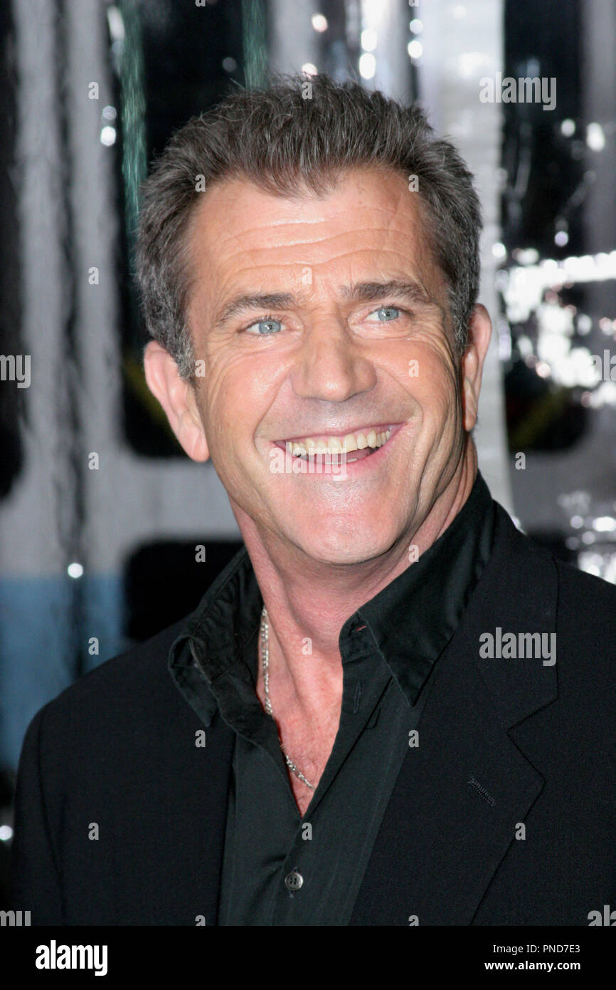 Mel Gibson à la première de Warner Bros Pictures "Edge Of Darkness". Arrivants tenue au Grauman's Chinese Theatre à Hollywood, CA., 26 janvier 2010. Photo par : Richard Chavez / PictureLux #  GibsonMel Référence de fichier6_012610PLX pour un usage éditorial uniquement - Tous droits réservés Banque D'Images