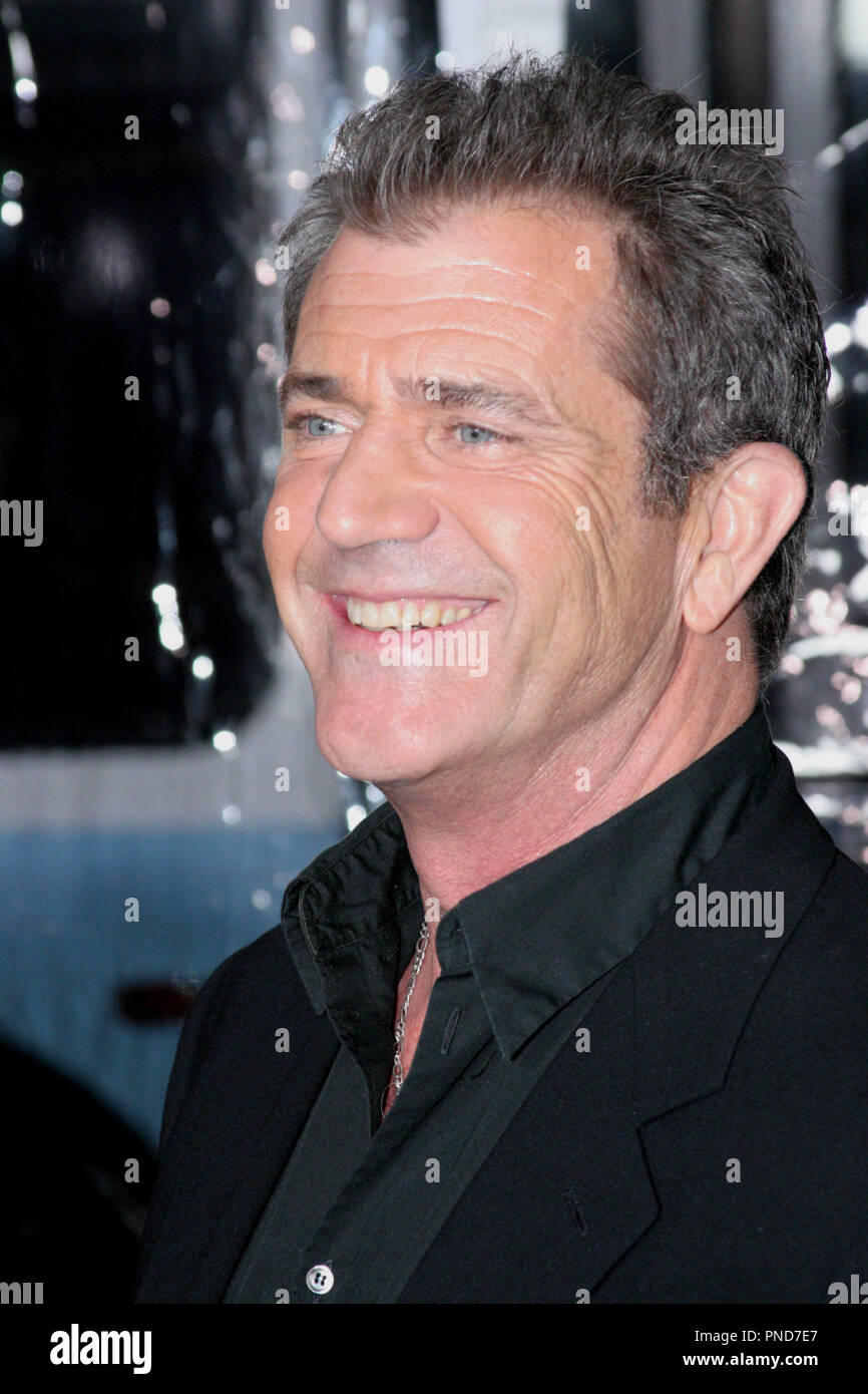Mel Gibson à la première de Warner Bros Pictures "Edge Of Darkness". Arrivants tenue au Grauman's Chinese Theatre à Hollywood, CA., 26 janvier 2010. Photo par : Richard Chavez / PictureLux #  GibsonMel Référence de fichier7_012610PLX pour un usage éditorial uniquement - Tous droits réservés Banque D'Images