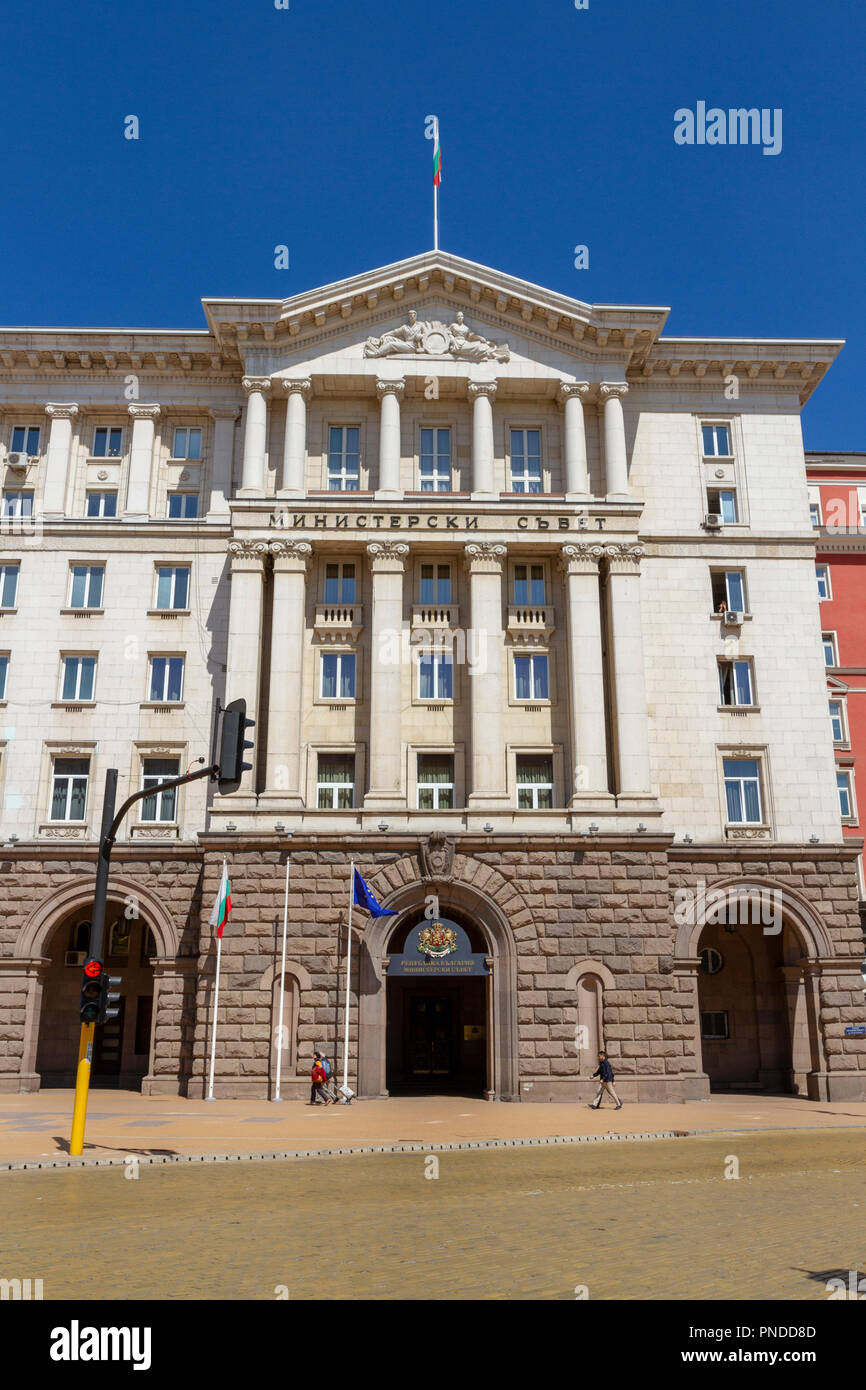 Vue générale de la pl. Avec l'ancienne Nezavisimost Parti Communiste House, une partie de la Largo, Sofia, Bulgarie. Banque D'Images