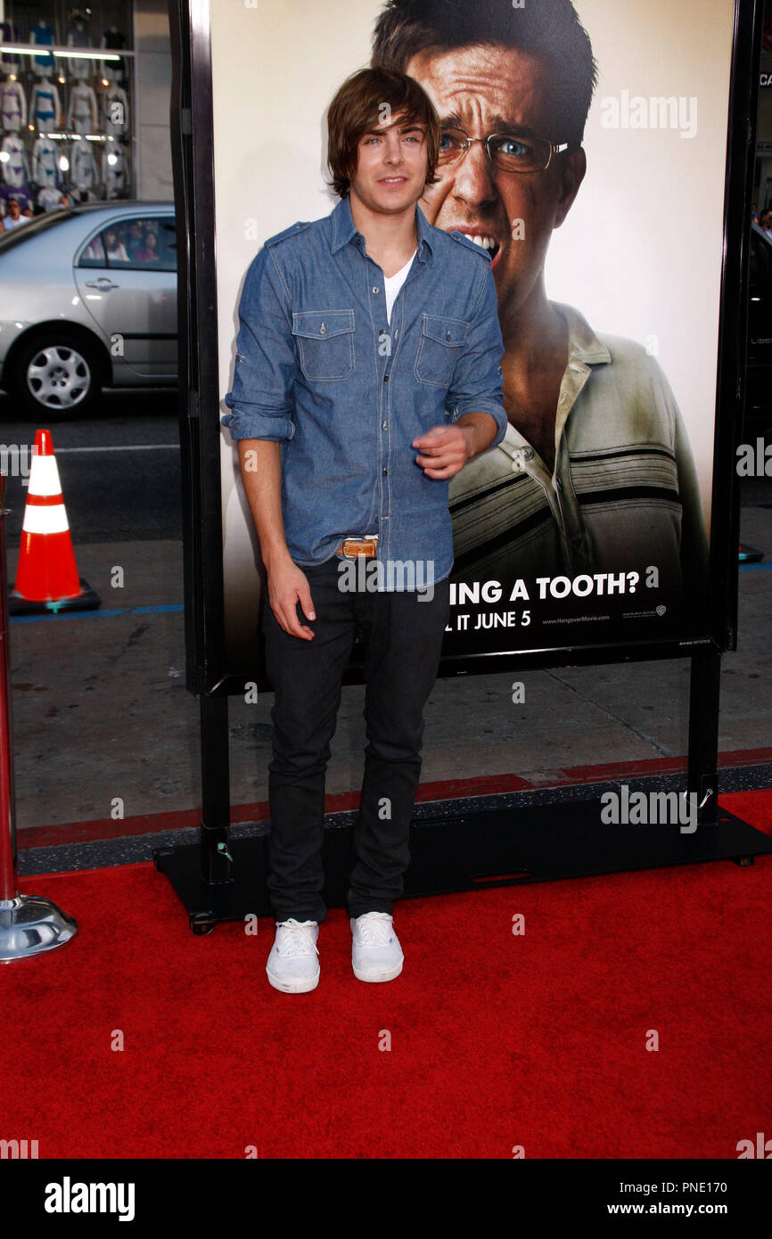 Zac Efron au Los Angeles Premiere de THE HANGOVER tenue au Grauman's Chinese Theatre à Hollywood, CA le mardi, 2 juin 2009. Photo de RPAC / PictureLux Référence de dossier de Zac Efron 60109  02RPAC pour un usage éditorial uniquement - Tous droits réservés Banque D'Images