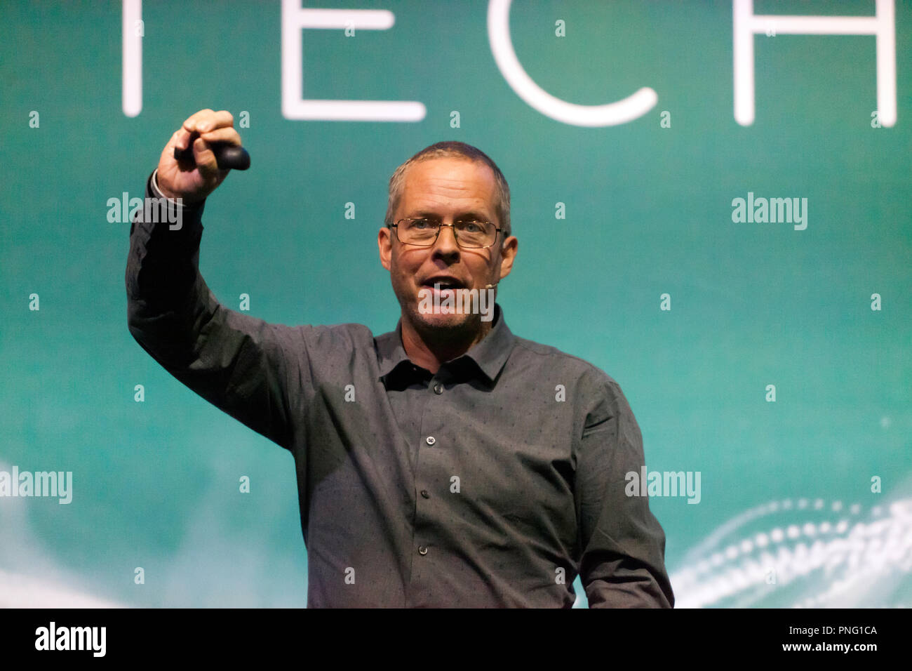 Maître de conférences, Paul Bernal explique pourquoi le seul moyen d'arrêter la pêche à la traîne et de fausses nouvelles est d'abandonner les médias sociaux, sur le stade de la technologie, au New Scientist vivre Banque D'Images