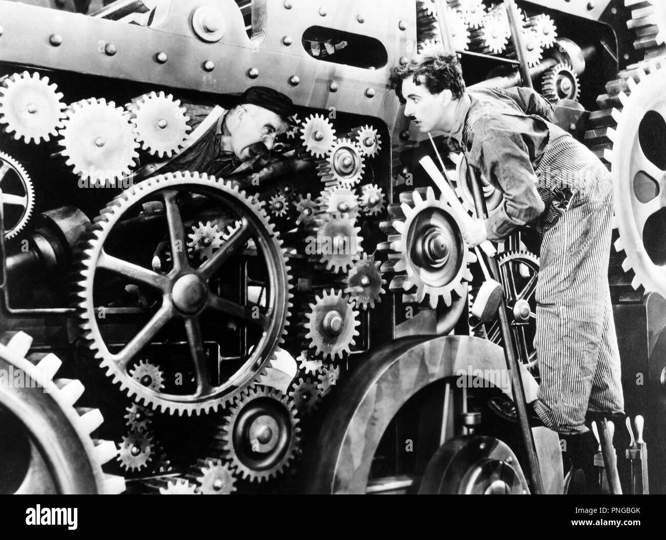 Titre original : les temps modernes. Titre en anglais : les temps modernes. Année : 1936. Directeur : CHARLIE CHAPLIN. Stars : Charlie Chaplin. Credit : CHAPLIN/United Artists / Album Banque D'Images