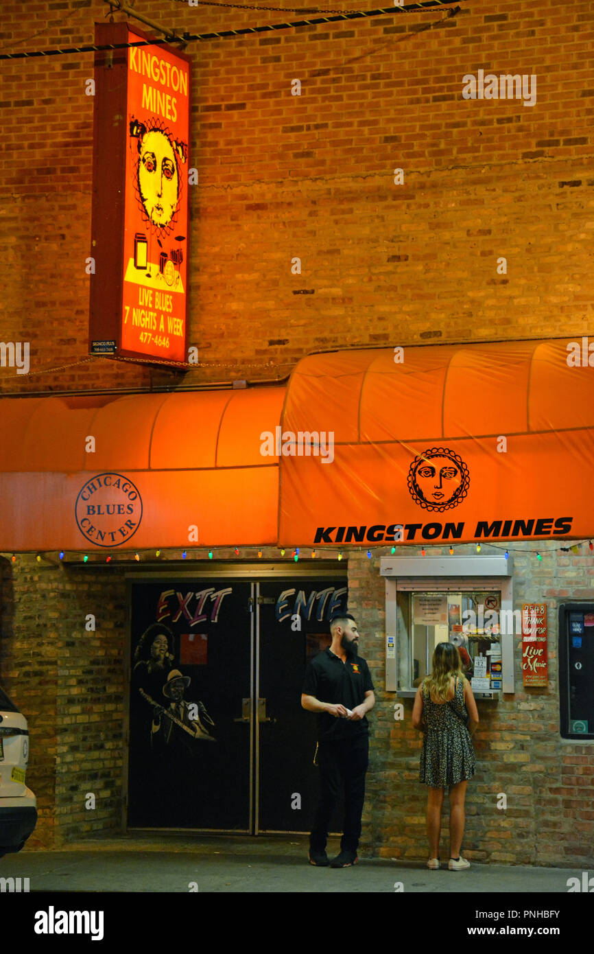 En dehors de l'emblématique Kingston Mines à Chicago où vivre la musique blues est joué tous les soirs de la semaine jusqu'à tôt le matin. Banque D'Images