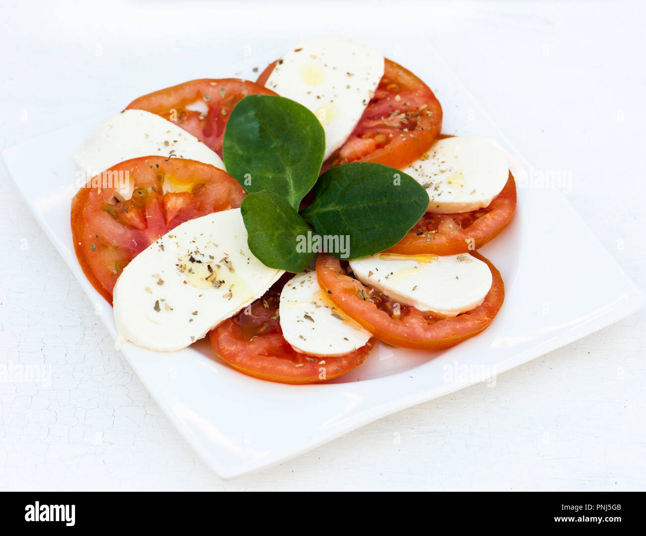 Salade italienne aux tomates et mozzarella Banque D'Images