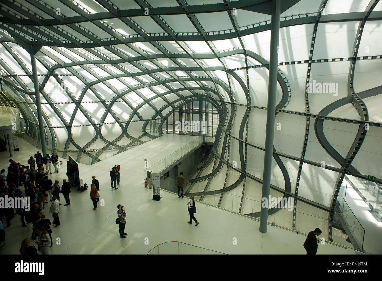 L 'nuage' par Massimiliano Fuksas construit dans le quartier Eur de Rome. Congrès et conférences Centre de la capitale. Banque D'Images