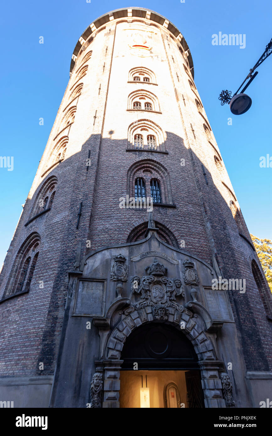Rundetårn Rundetårn, la tour ronde () à Copenhague, Danemark Banque D'Images
