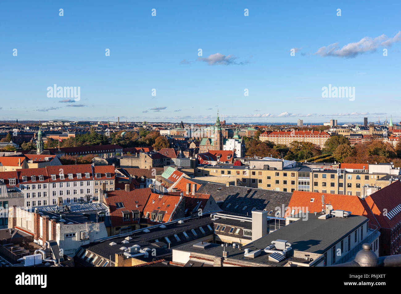 Vue sur la ville à partir de la Rundetårn Rundetårn, la tour ronde () à Copenhague, Danemark Banque D'Images