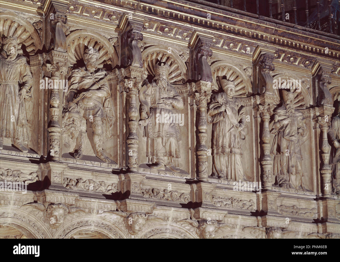 DETALLE DEL CUERPO SUPERIOR DEL CORO ALTO DE LA CATEDRAL DE TOLEDO - SIGLO XVI - ALABASTRO - RENACIENTO ESPAÑOL. Auteur : ALONSO BERRUGUETE,. Emplacement : CATEDRAL-coro alto. Toledo. L'ESPAGNE. Banque D'Images