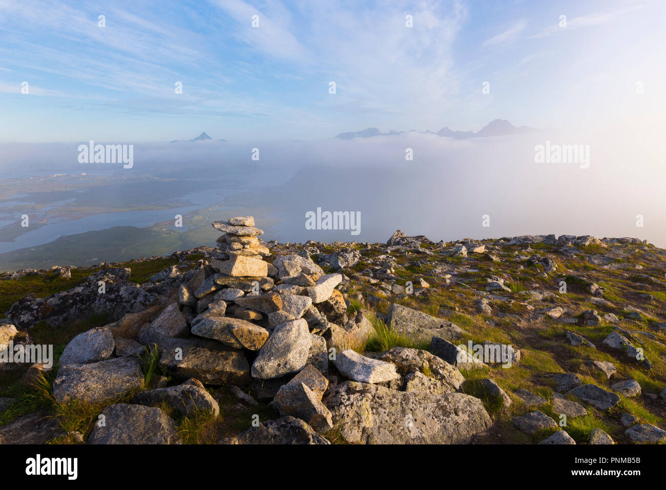 Montagnes, îles Lofoten, Norvège Banque D'Images