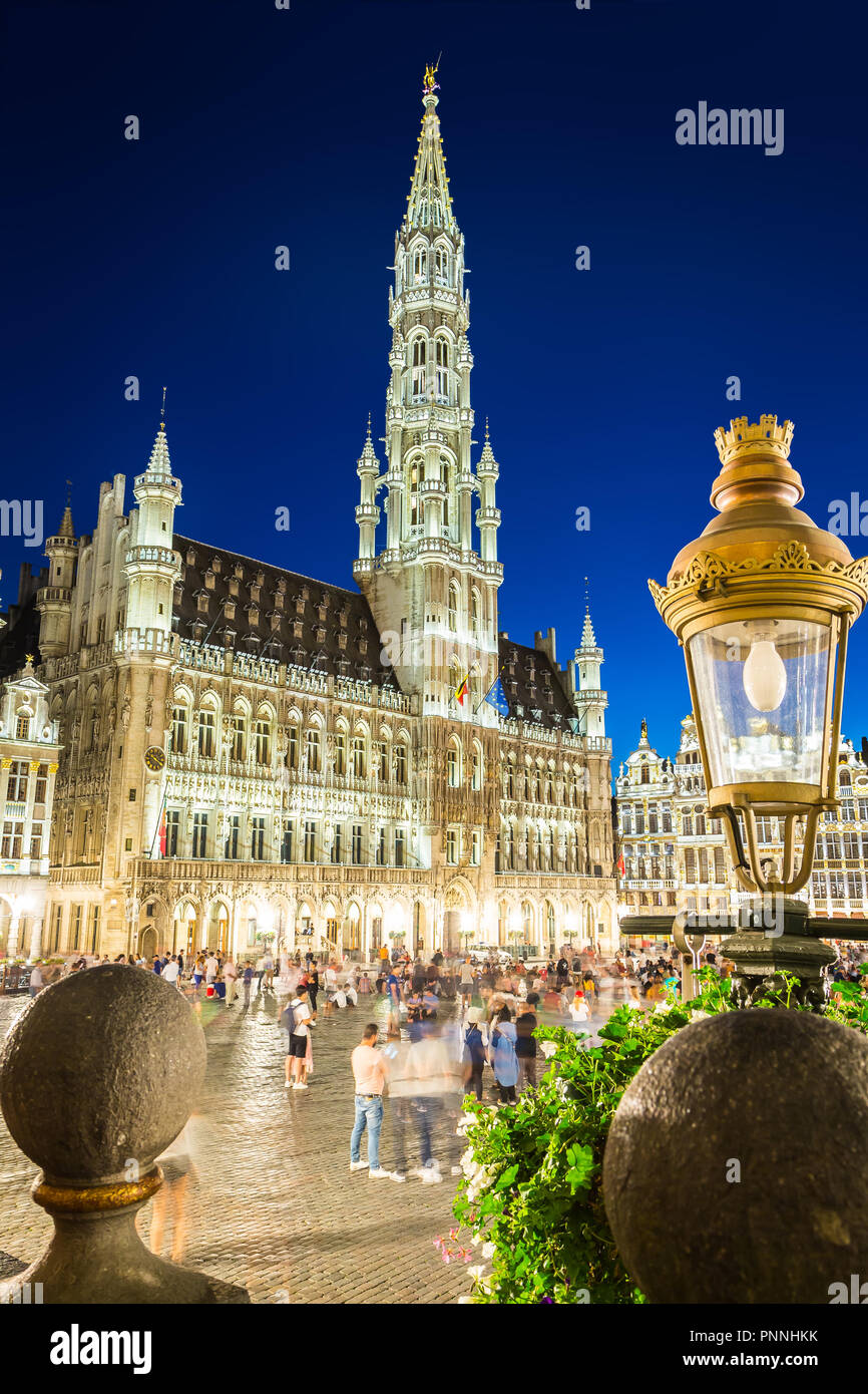 Bruxelles, BELGIQUE - août 8th, 2018 : Soir vue sur la Grand Place Banque D'Images
