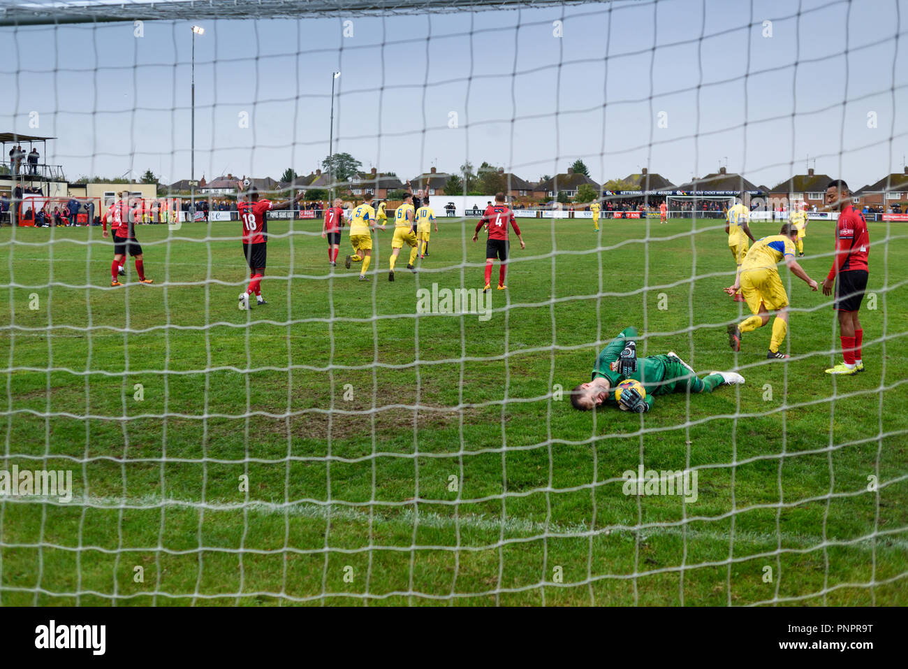 Kettering, Northamptonshire, Angleterre : 22 septembre 2018.Unis FA Cup deuxième ronde de qualification Parc Latimer des coquelicots accueil Kettering town AFC vs Mansfield. Kettering a gagné le match 2-1 dans une lutte acharnée avec les Bulls 'Mansfield'. Kettering est dans la ronde suivante. Crédit : Ian Francis/Alamy Live News Banque D'Images