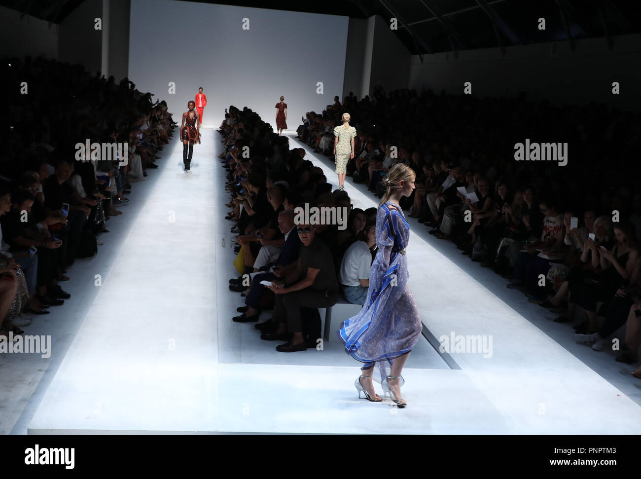 Milan. 22 Sep, 2018. Présenter des modèles de créations de l'Ermanno Scervino lors de Milan Fashion Week printemps/été 2019 à Milan, Italie, le 22 septembre, 2018. Source : Xinhua/Alamy Live News Banque D'Images