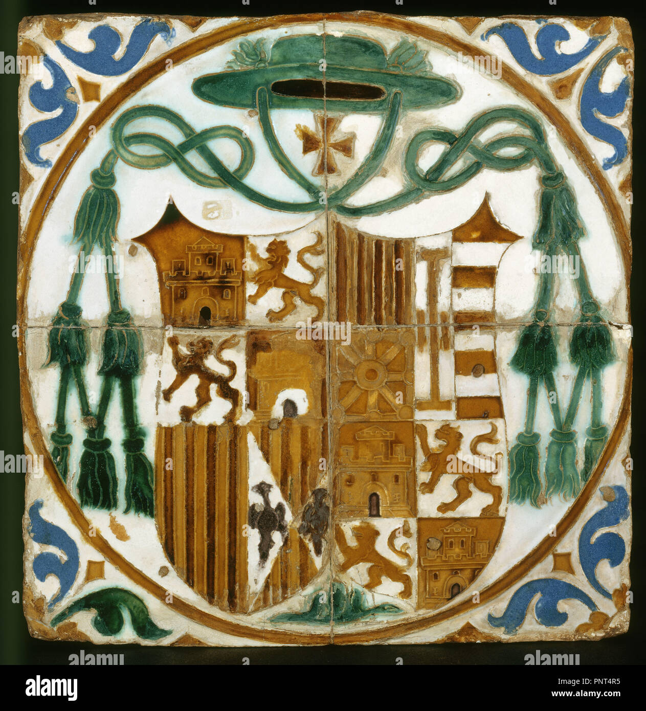 EN VIDRIADO ARISTA DE AZULEJO MELADO CON EL ESCUDO DE FERNANDO DE ARAGON - 1540. Lieu : INSTITUTO VALENCIA DE DON JUAN-COLECCION. MADRID. L'ESPAGNE. Banque D'Images