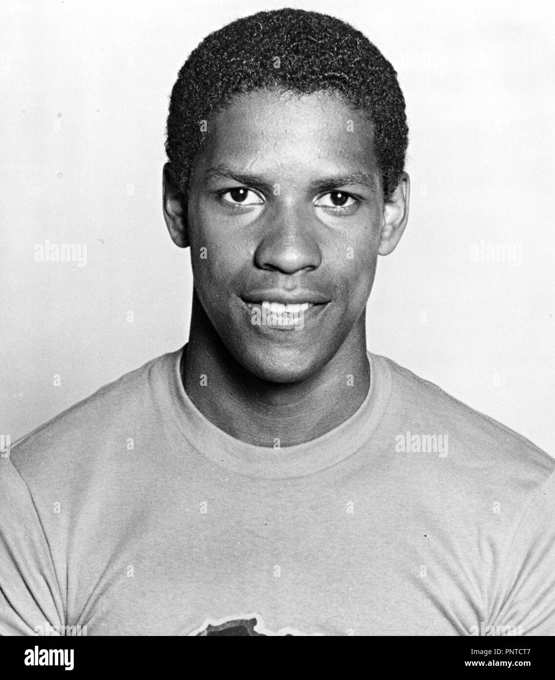 Titre original : copie carbone. Titre en anglais : copie carbone. Année : 1981. Réalisateur : Michael Schultz. Stars : Denzel Washington. Credit : HEMDALE/RKO / Album Banque D'Images