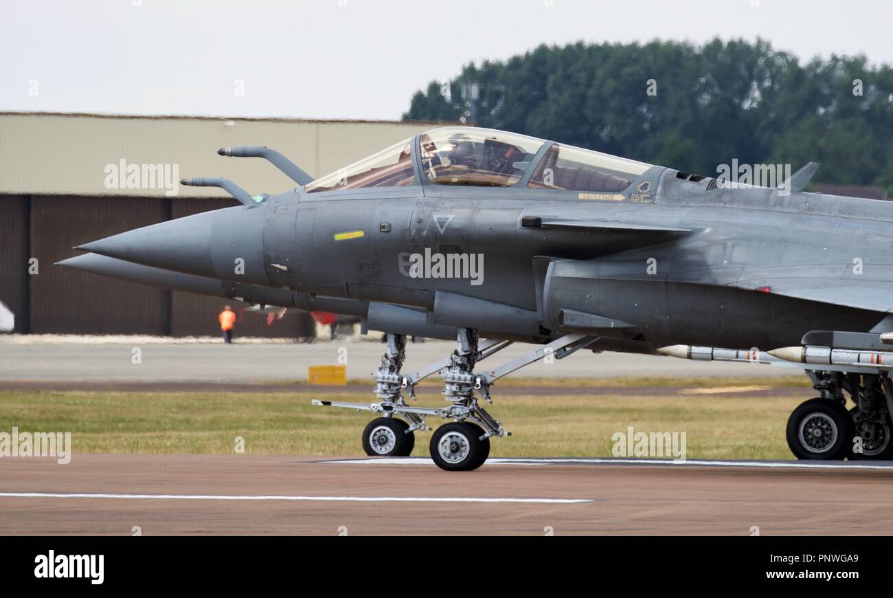 2 Rafale M de la marine française d'avions de chasse prépare à décoller à la Royal International Air Tattoo 2018 Banque D'Images