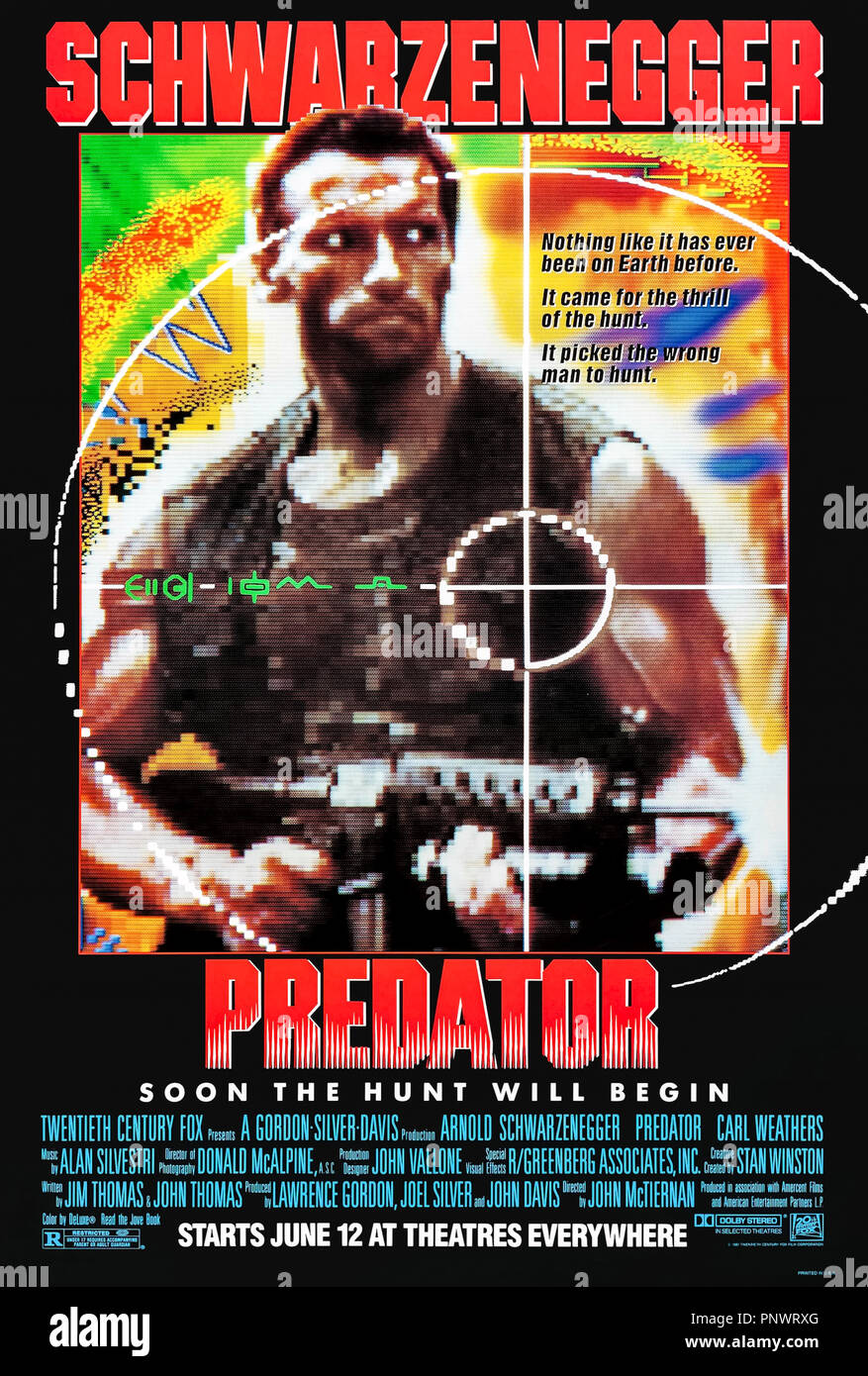 Predator (1987) réalisé par John McTiernan avec Arnold Schwarzenegger, Carl Weathers, Jesse Ventura et Sonny Ventura. Une équipe d'élite de commandos deviennent la proie d'un étranger à un safari dans la jungle d'Amérique du Sud tandis que sur une mission. Banque D'Images