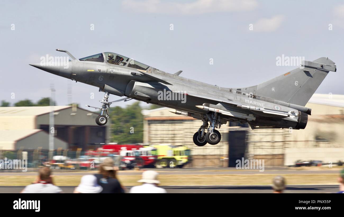 La Marine française Dassault Rafale M qui décolle de l'Royal International Air Tattoo 2018 Banque D'Images