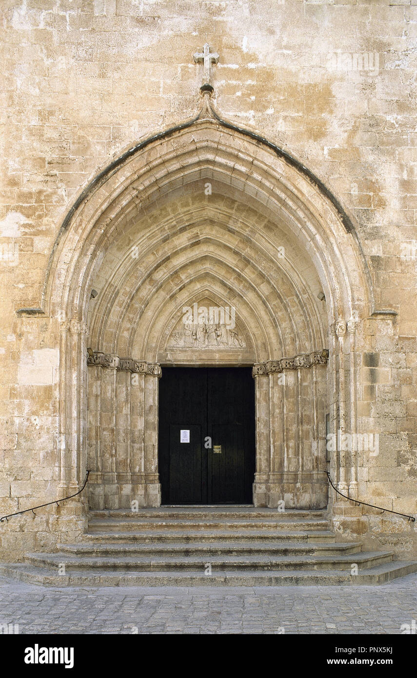 L'art gothique la cathédrale de Ciutadella, construite à la fin du 13e siècle et reconstruite au 16ème siècle après l'attaque des Turcs. L'avant. Minorque. Îles Baléares. Banque D'Images