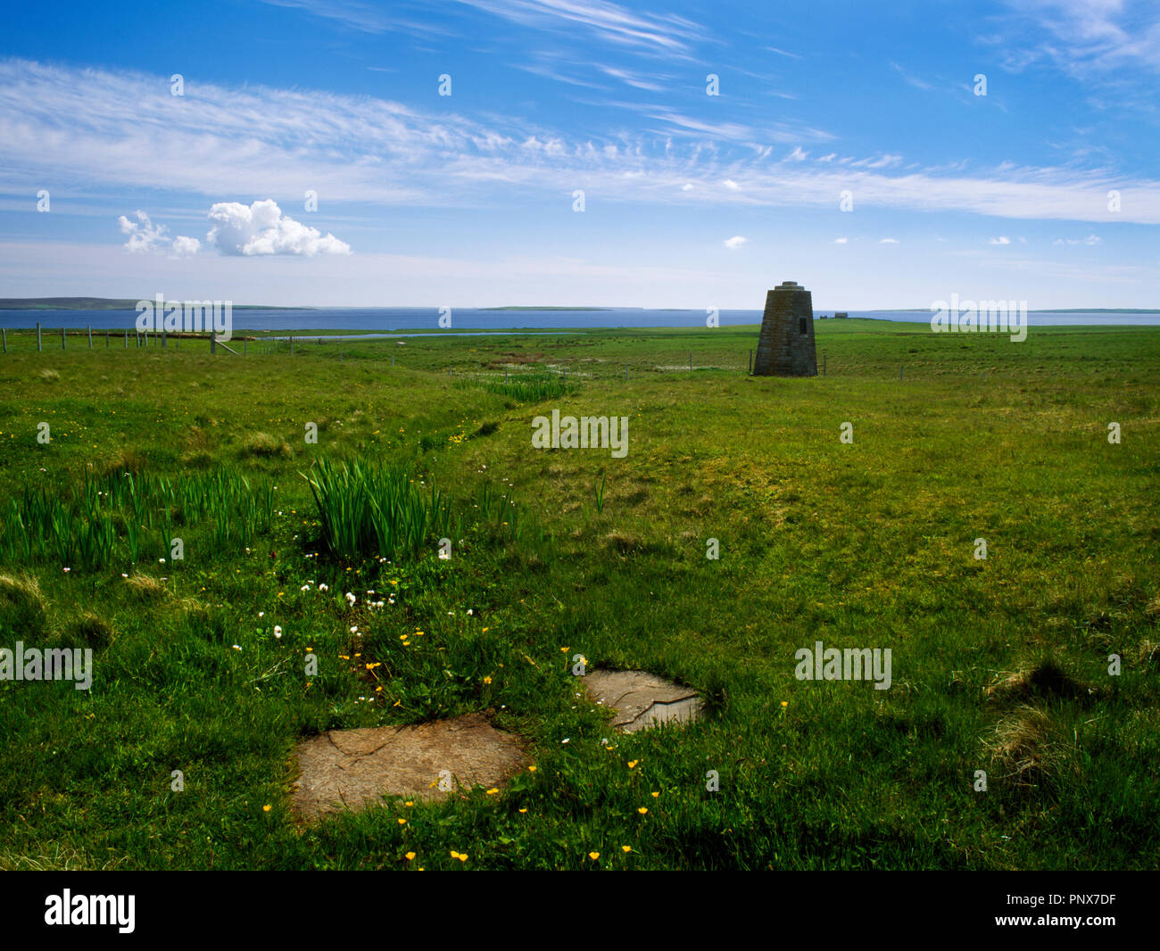 St Magnus Cénotaphe, Egilsay, Orkney, Scotland, UK, créé en 1937 pour marquer l'emplacement traditionnel du martyre de Earl Magnus Erlendsson dans AD1116/7. Banque D'Images