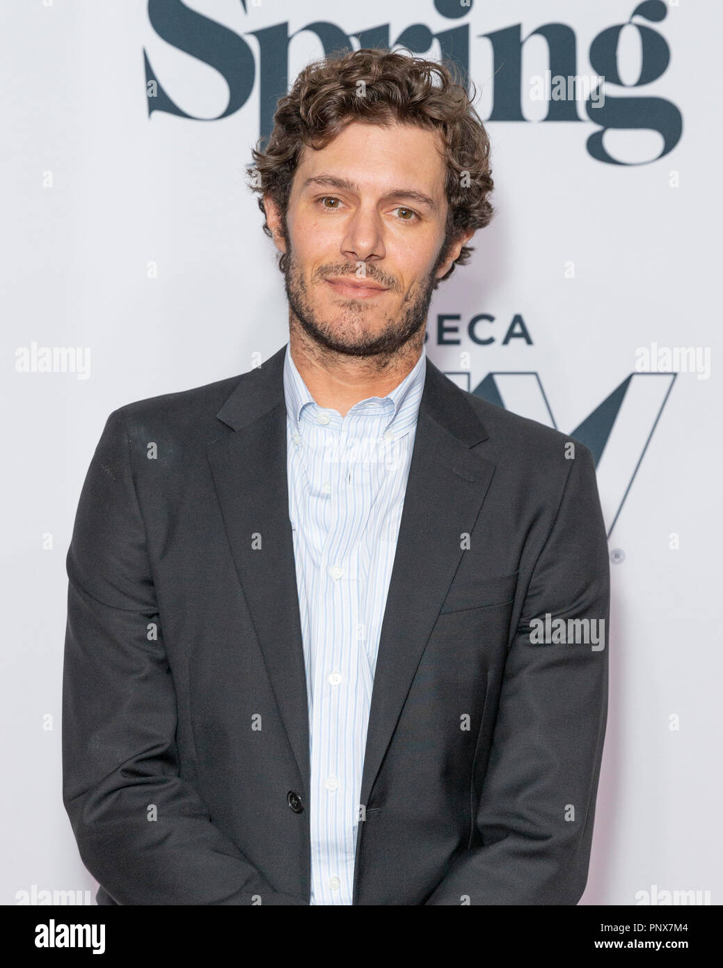 https://c8.alamy.com/compfr/pnx7m4/adam-brody-participe-a-la-troisieme-saison-de-demarrage-lors-de-la-creation-de-tv-festival-tribeca-studios-au-printemps-photo-de-lev-radinpacific-press-pnx7m4.jpg