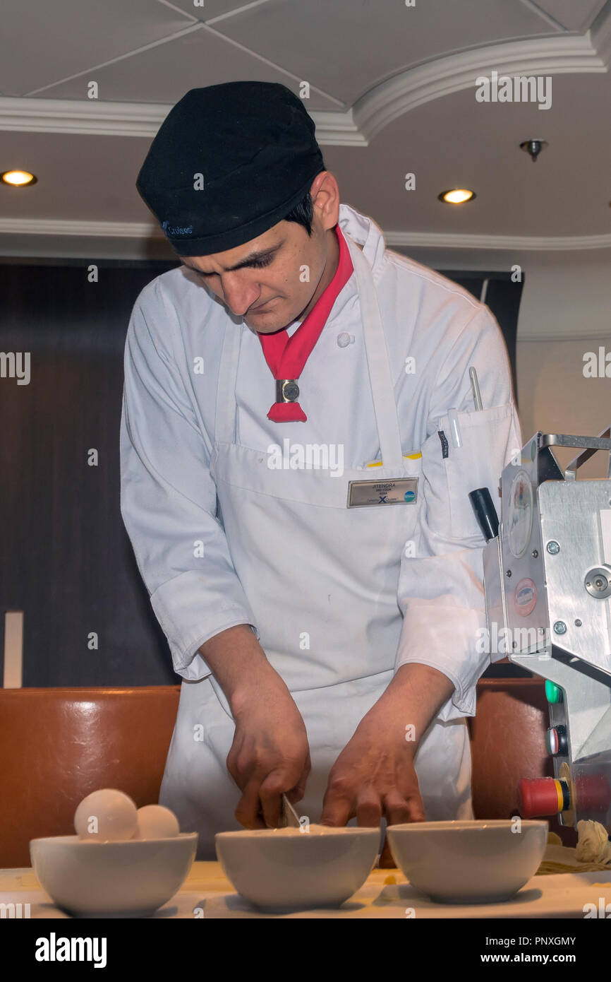 Bateau de croisière Celebrity Millennium Celebrity Cruises | Banque D'Images