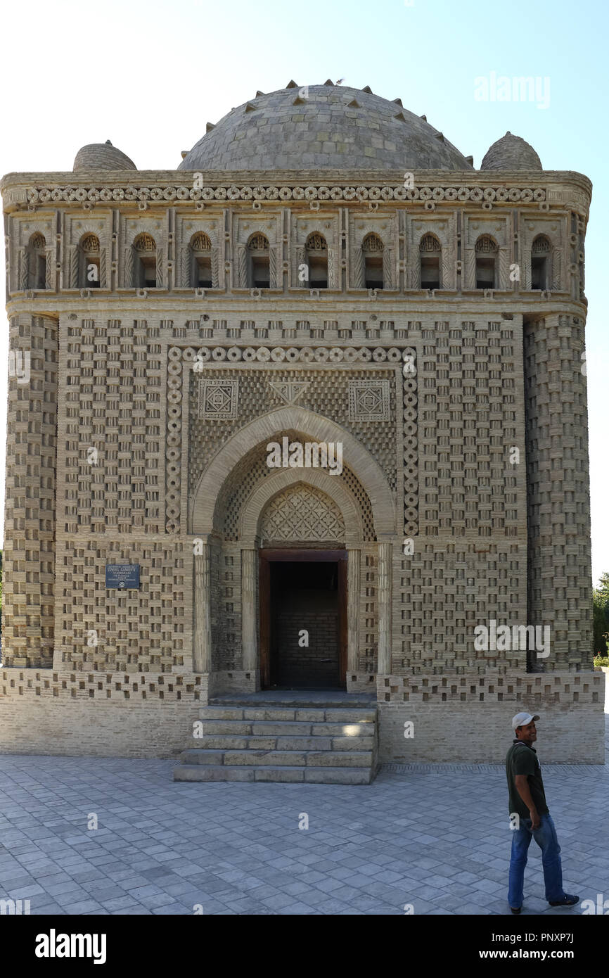 Boukhara, Ouzbékistan - 27 août 2016 : Mausolée samanide, estimé les œuvres d'architecture d'Asie centrale, et a été construit entre 892 et 943 CE. Banque D'Images