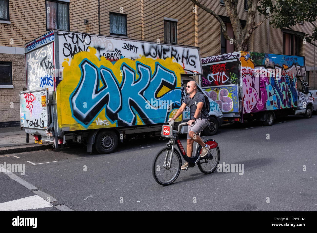 London, UK a de nombreux graffitied cars. Banque D'Images