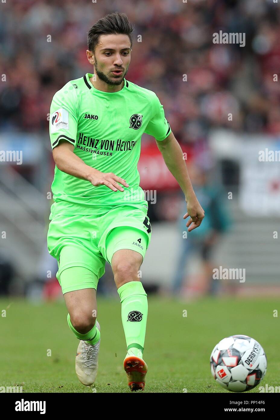 Firo : 22.09.2018 Fuvuball, Football : 1.Bundesliga 1.FC Nvºrnberg - Hanovre 96 2 : 0, Julian Korb, Hannover, 96, figure complète, simple action | dans le monde d'utilisation Banque D'Images