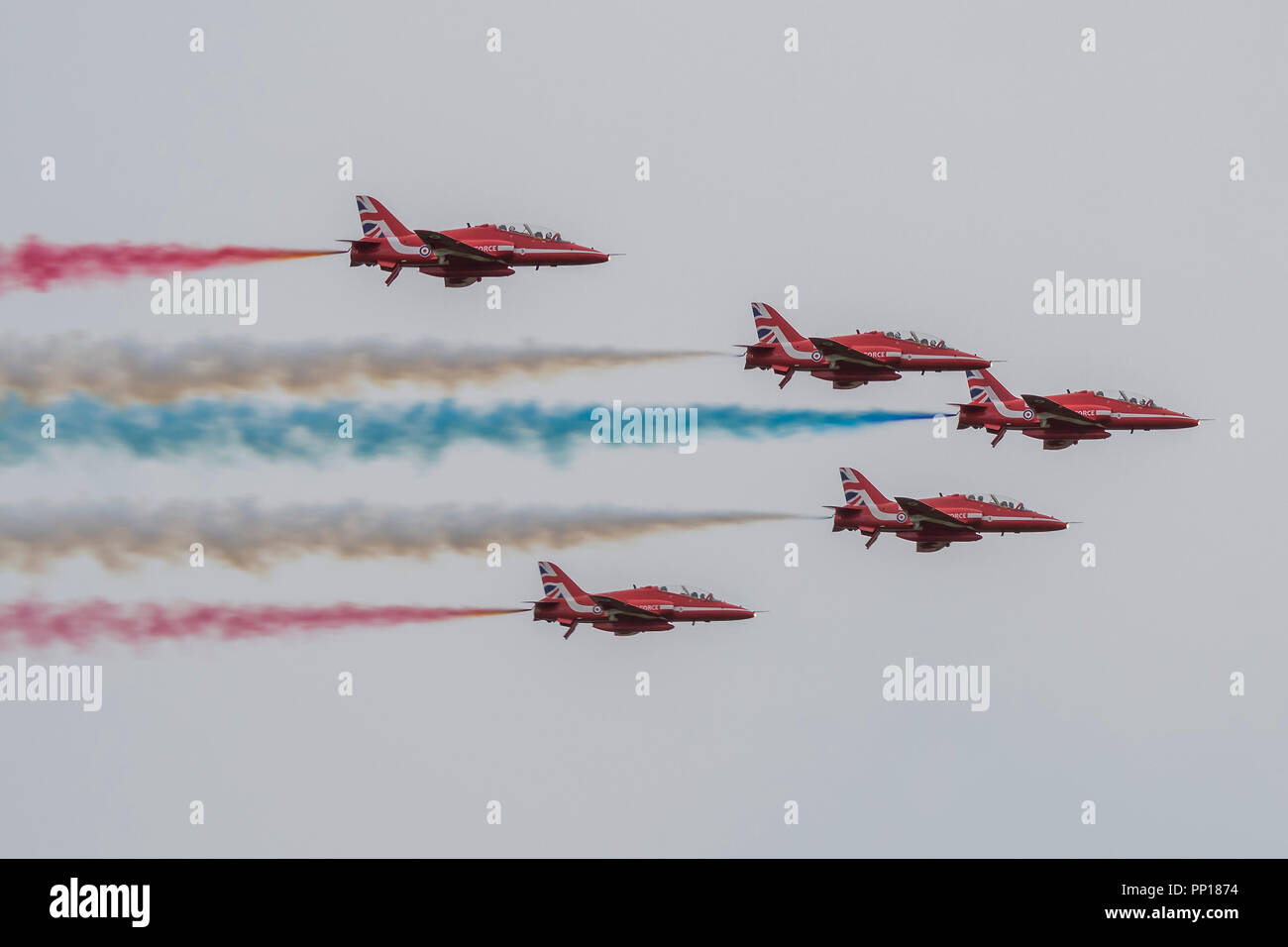 Duxford, UK. 22 Sep, 2018. Les flèches rouges display team sous la pluie - La bataille d'Angleterre de Duxford Air Show est un finale pour le centenaire de la Royal Air Force (RAF) à la célébration de 100 ans d'histoire de la RAF et une vision de la capacité d'avenir. Crédit : Guy Bell/Alamy Live News Banque D'Images