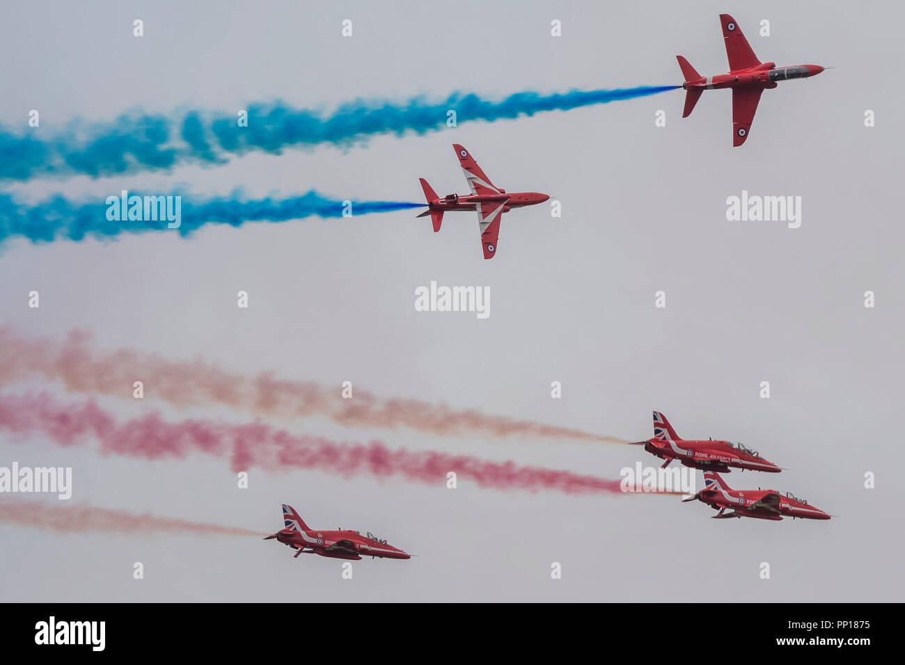 Duxford, UK. 22 Sep, 2018. Les flèches rouges display team sous la pluie - La bataille d'Angleterre de Duxford Air Show est un finale pour le centenaire de la Royal Air Force (RAF) à la célébration de 100 ans d'histoire de la RAF et une vision de la capacité d'avenir. Crédit : Guy Bell/Alamy Live News Banque D'Images