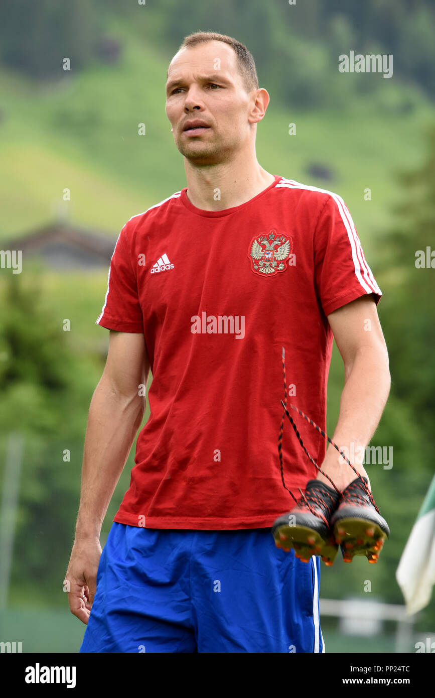 Neustift, Tyrol, Autriche - le 22 mai 2018. Joueur de football russe Sergei Ignashevich au cours de camp d'entraînement à Neustift im Stubaital, Autriche. Banque D'Images