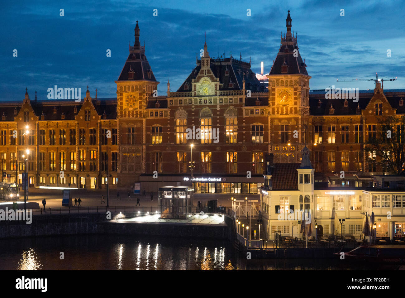 Bâtiment de la Gare Centrale d'Amsterdam Banque D'Images