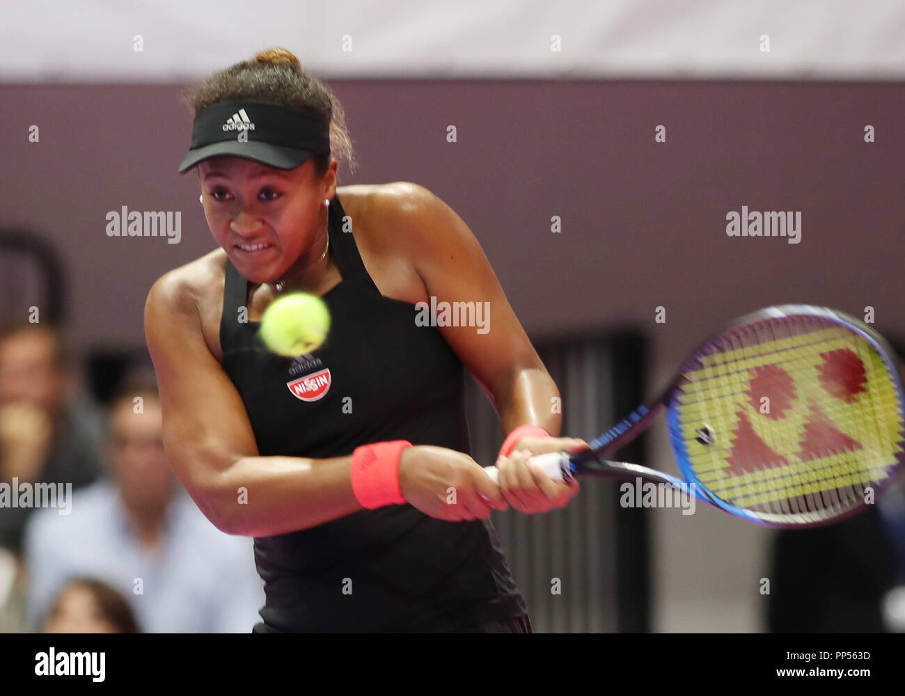 Tokyo, Japon. 22 Sep, 2018. Champion de l'US Open du Japon Osaka Naomi renvoie la balle contre Camila Giorgi de l'Italie au cours de la demi-finale du Toray Pan Pacific Open de tennis à Tokyo le samedi, Septembre 22, 2018. Osaka défait Giorgi 6-2, 6-3. Credit : Yoshio Tsunoda/AFLO/Alamy Live News Banque D'Images