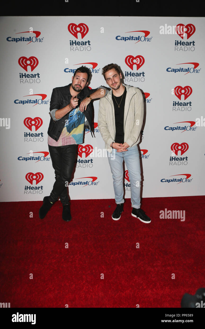 (L-R) Dustin Belt et Kendall Schmidt de Heffron dur arrivent sur le tapis rouge pour l'iHeartRadio Music Festival à Las Vegas, Nevada le 21 septembre 2018. Banque D'Images