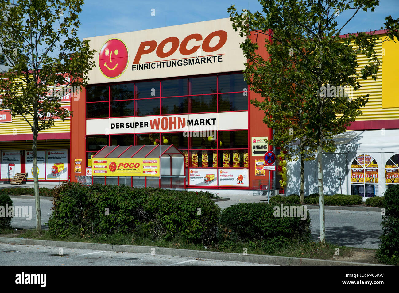 Un logo affiche à l'extérieur d'un Eigenschreibweise (Poco POCO) store à Munich, Allemagne, le 9 septembre 2018. Banque D'Images