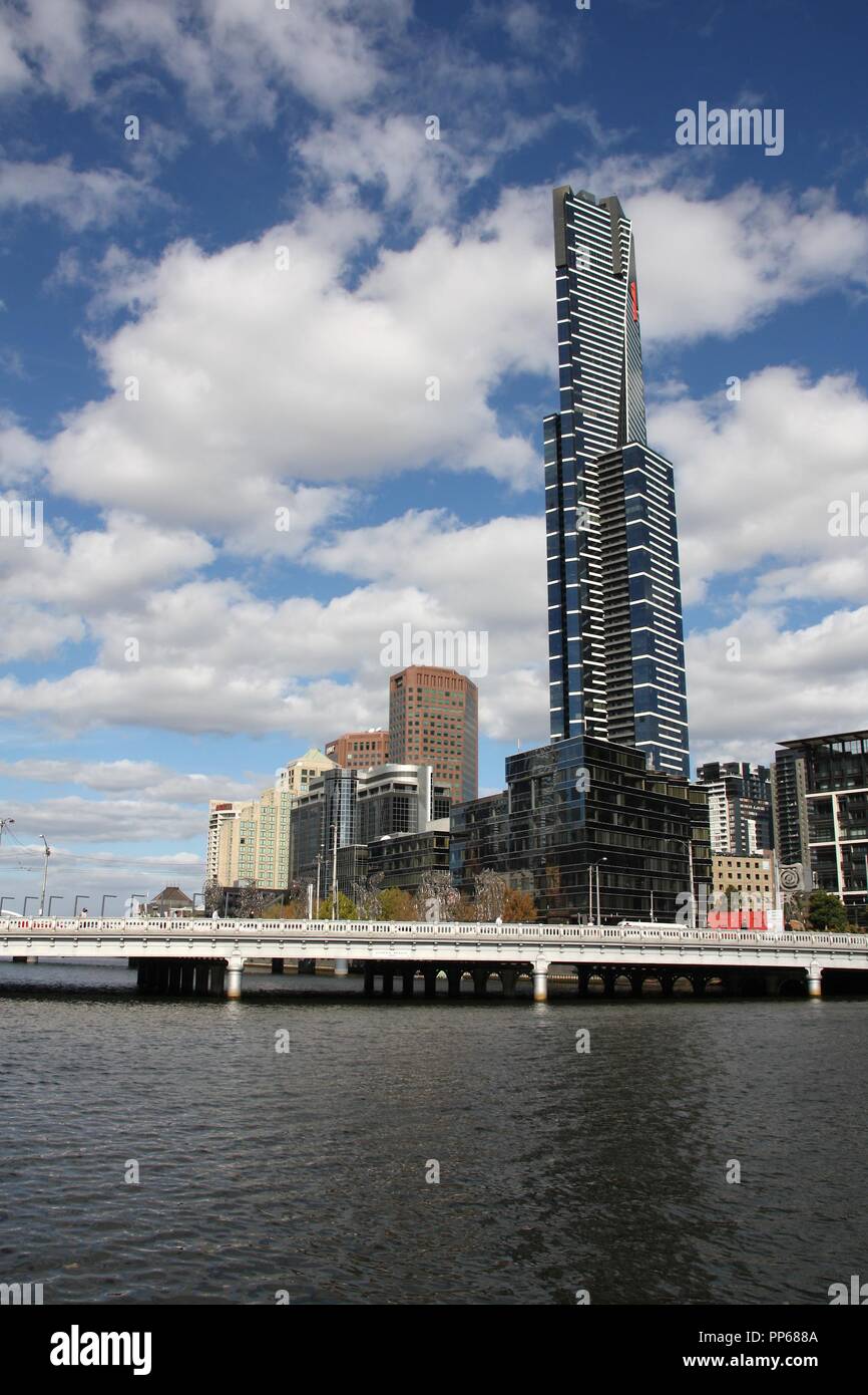 MELBOURNE, AUSTRALIE - 9 février : Eureka Tower le 9 février 2008 à Melbourne, Australie. À 297m de hauteur, il est en ce moment 10e plus grand immeuble d'bui Banque D'Images