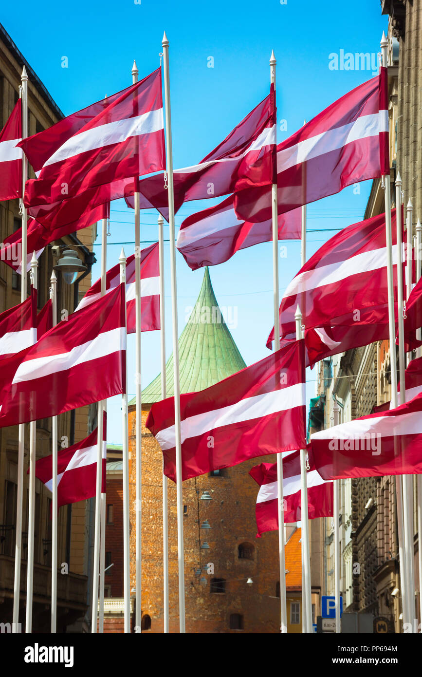 Drapeau riga Banque de photographies et d’images à haute résolution - Alamy
