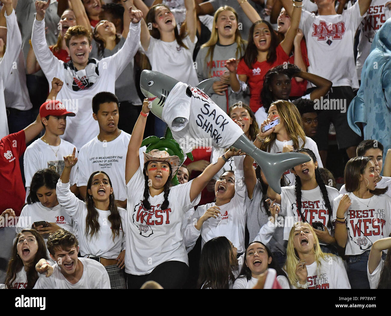 Santa Ana, CA. Sep 21, 2018. Les monarques Mater Dei célébrer la victoire après le match de football Préparation Mater Dei High School vs IMG Academy bloqueurs, à Santa Ana, Californie.Photo © Louis Lopez /exposition moderne/Cal Sport Media/Alamy Live News Banque D'Images