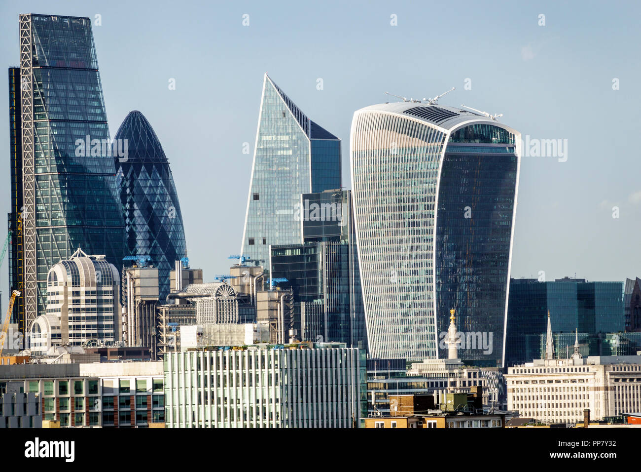 Londres Angleterre,Royaume-Uni,quartier financier,horizon de la ville,gratte-ciel,immeubles de bureaux commerciaux,architecture contemporaine moderne,bâtiment Leadenhall,le Che Banque D'Images