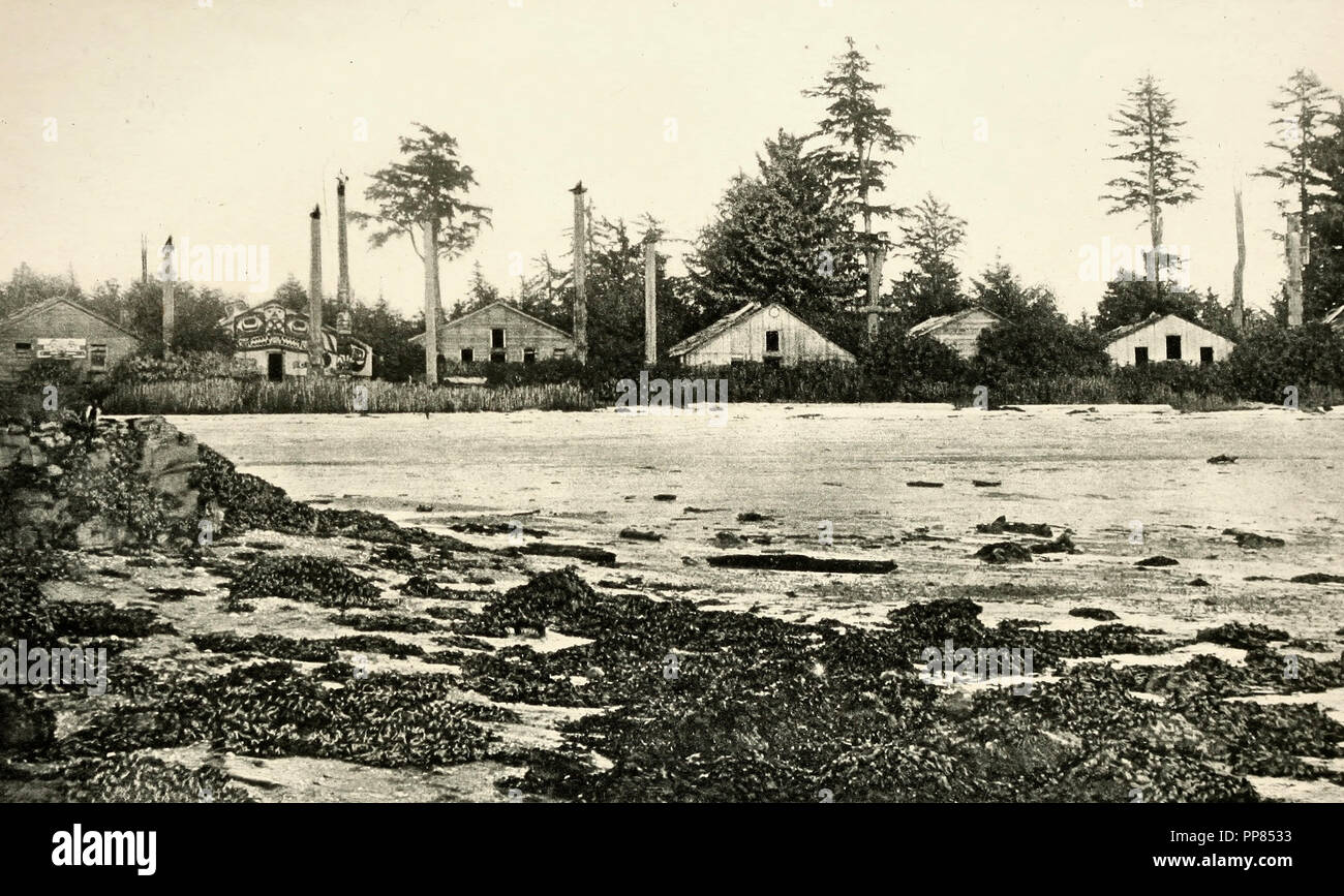 Village indien désertes, Cape Fox, Alaska, vers 1900 Banque D'Images