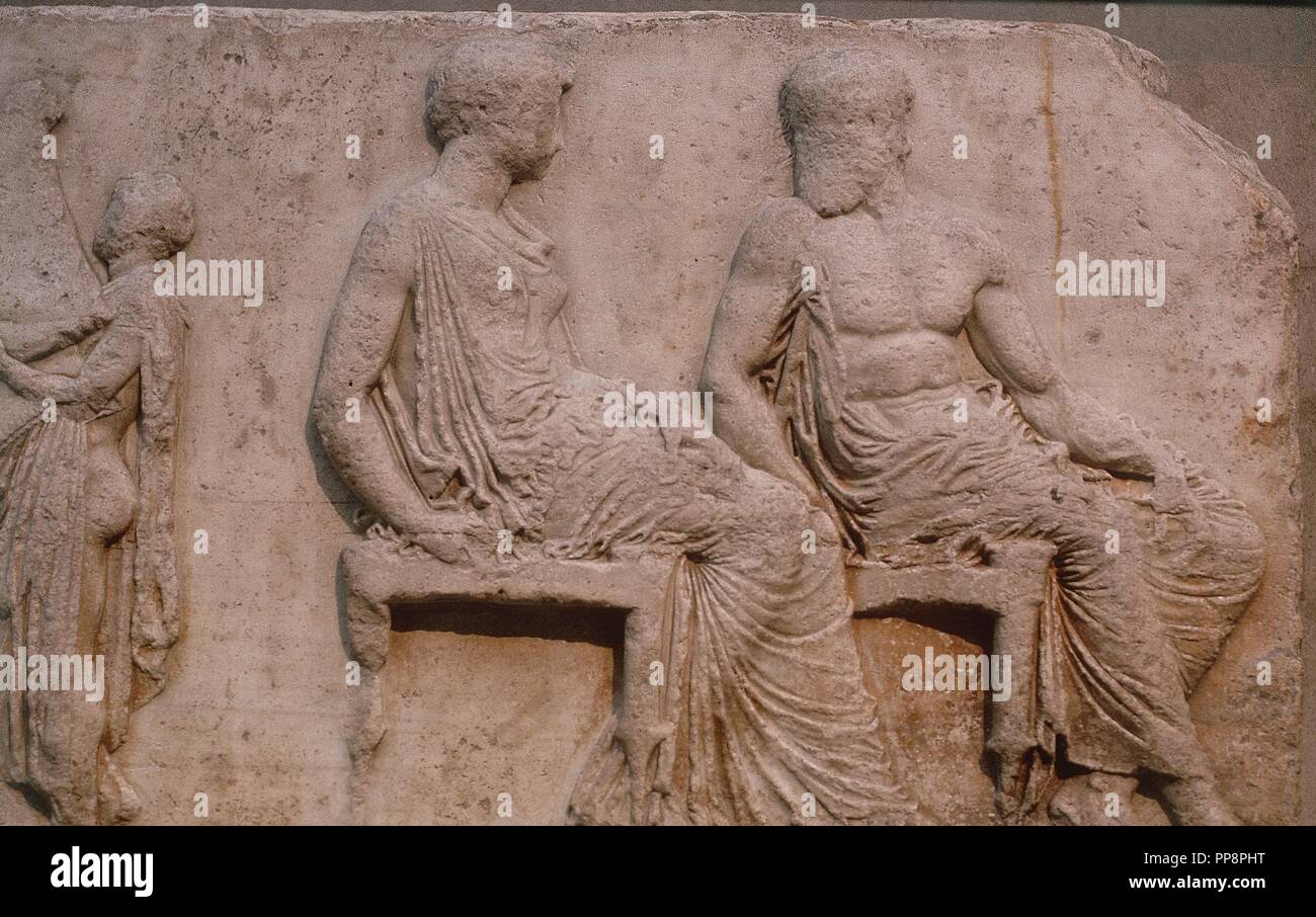 FRISO DEL PARTENON- PROCESION DE LAS PANATENEAS- DETALLE DE LA ASAMBLEA DE DIOSES - SIGLO V AC. Auteur : Phidias. Emplacement : BRITISH MUSEUM. Londres. L'Angleterre. Banque D'Images