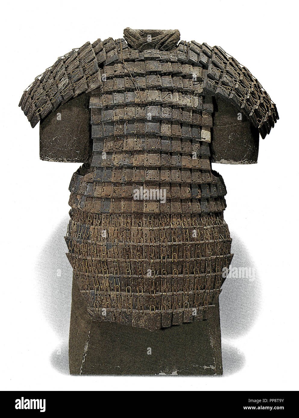 ARMADURA DE PIEDRA DE UNO DE LOS GUERREROS DE XIAN - SIGLO III AC - 74x31. Emplacement : Museo del Ejercito de Qin Shihuang. Banque D'Images