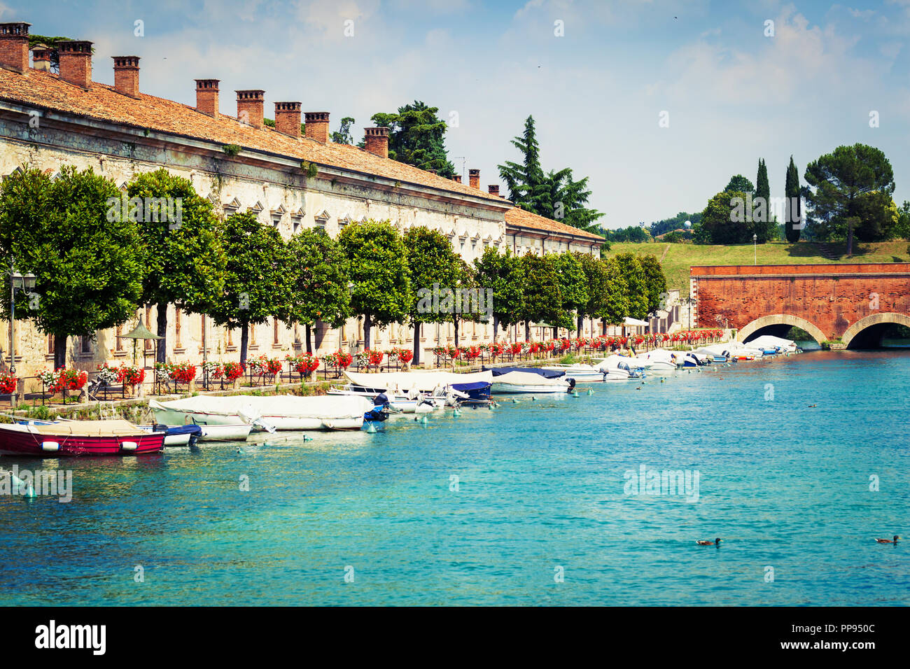 Fragment de Peschiera del Garda en Italie Ville Banque D'Images