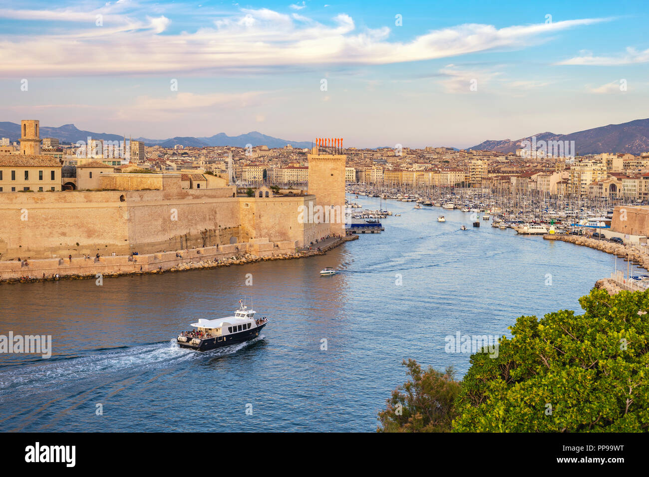 Marseille France, vue aérienne sur la ville au Vieux Port Banque D'Images