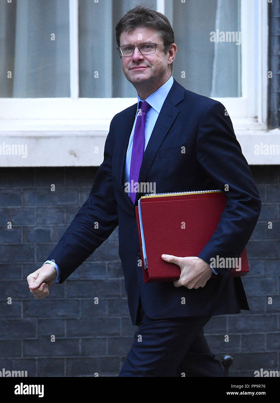 Secrétaire d'entreprise Greg Clark arrive à Downing Street, Londres, pour une réunion du Cabinet. Banque D'Images