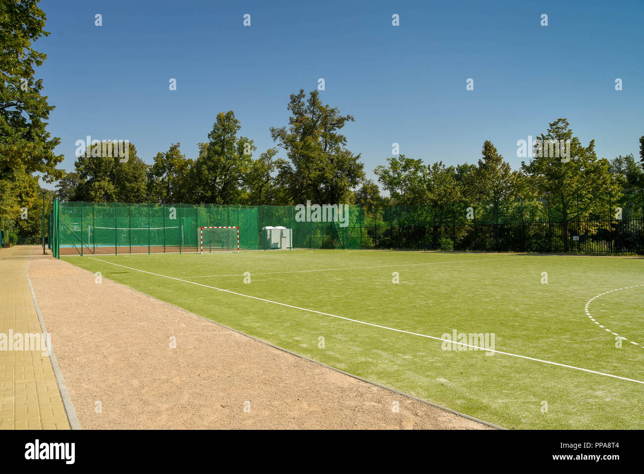 Terrain de sport dans un parc public dans le centre de Prague. Banque D'Images