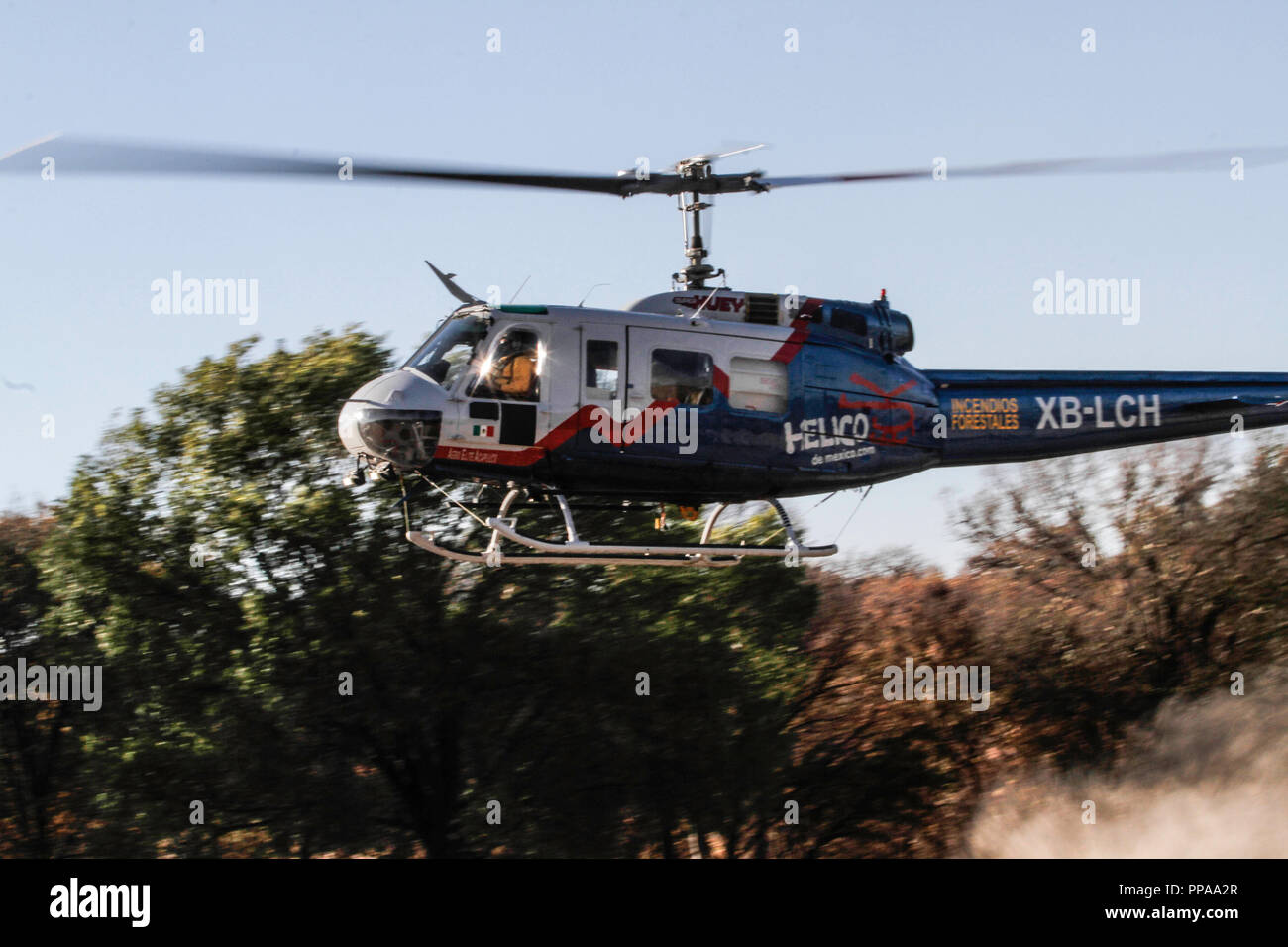 Utilisé par l'hélicoptère Conafor, Commission forestière nationale de lutte contre les incendies de forêts dans la Sierra de Sonora, au Mexique. Juin 2014... (Photo : LuisGutierrez NortePhoto.com) / Helicóptero utilizado por la Conafor, Comision Nacional Forestal para el combate de incendios de los bosques en la Sierra de Sonora, Mexique. juin 2014. (Foto : © LuisGutierrez NortePhoto.com) / Helicóptero. Helico Banque D'Images