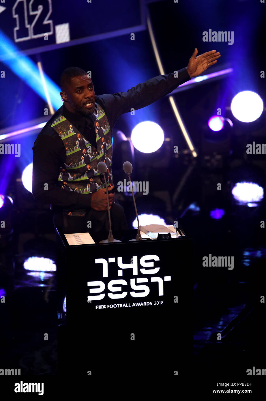 Idris Elba sur scène lors des Best FIFA football Awards 2018 au Royal Festival Hall de Londres. Banque D'Images